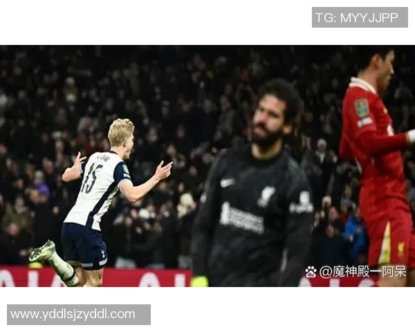 利物浦与热刺激战孙兴慜领衔的球队争夺胜利的精彩对决